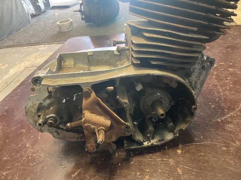 Motor ČZ 175/450 na výbrus