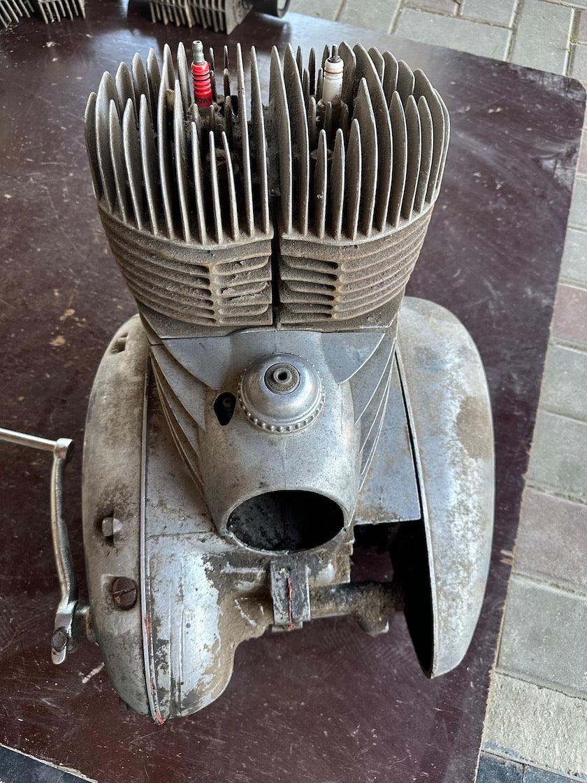 Motor JAWA 350/360 komplet, pretáča radí