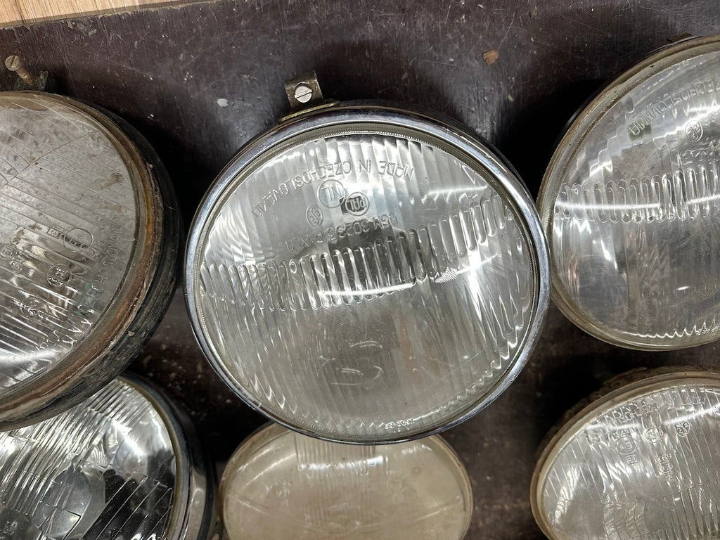 Predné svetlo, plast