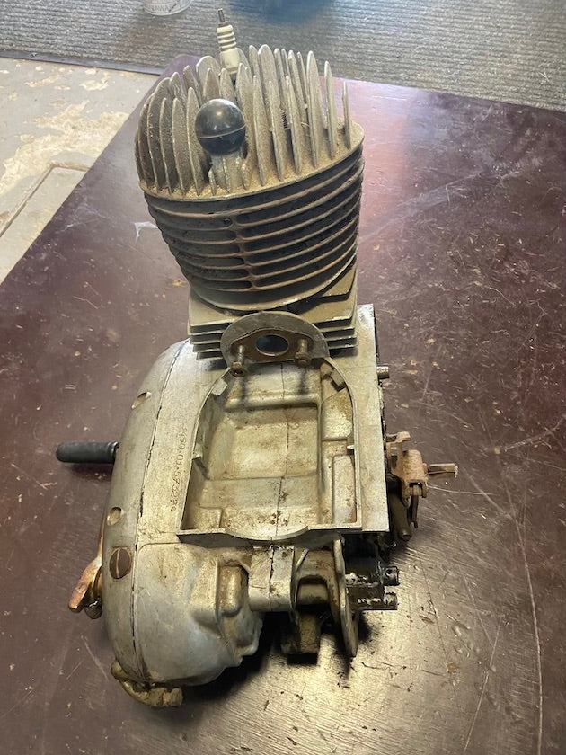 Motor ČZ 175/450 na výbrus