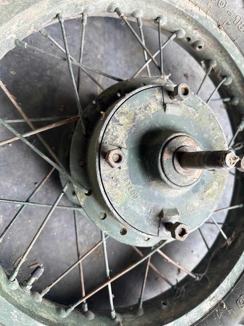 Zadné koleso +brzdový štít YAMAHA 600 XT