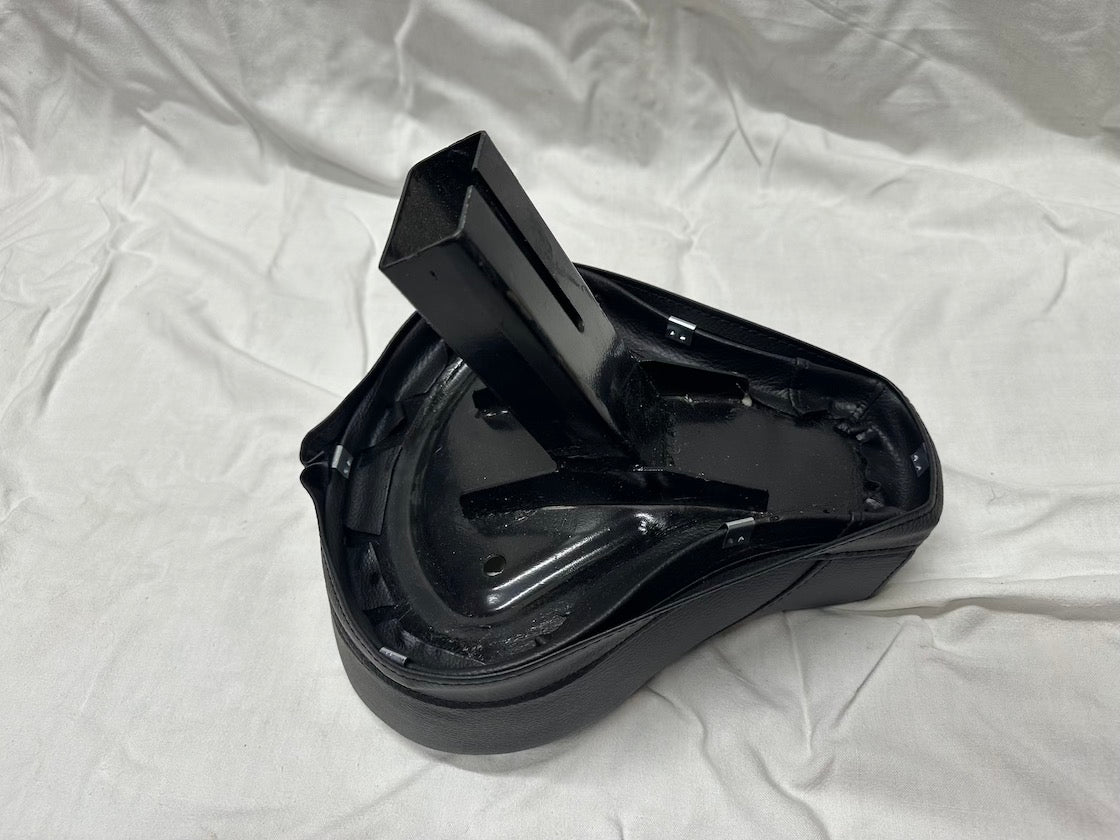 Sedadlo, Babetta 210, čierne, replika