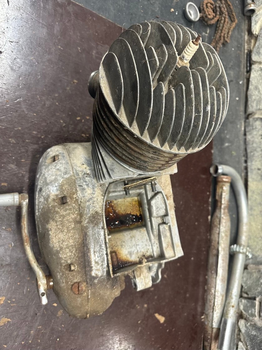 Motor ČZ 175/450, valec 356