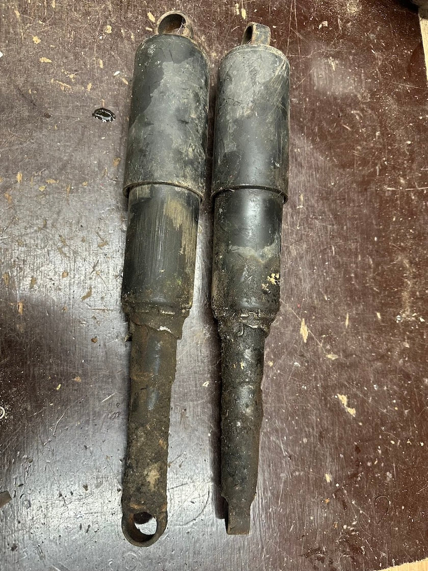 Zadné tlmiče, upravené