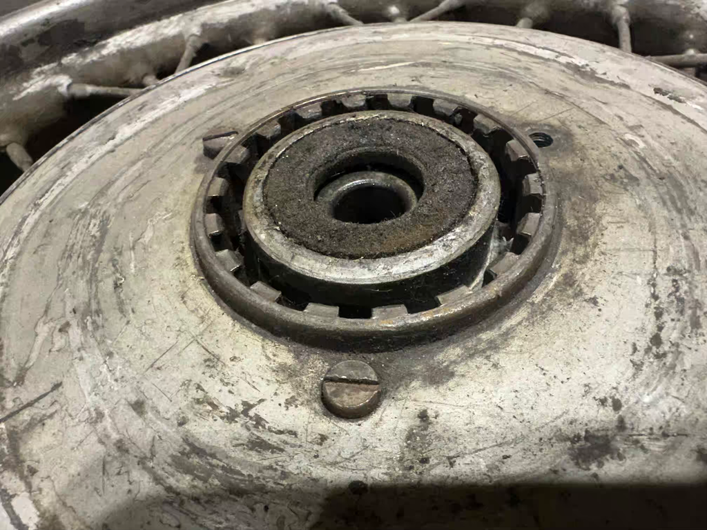 Zadné koleso 353 354 KYV