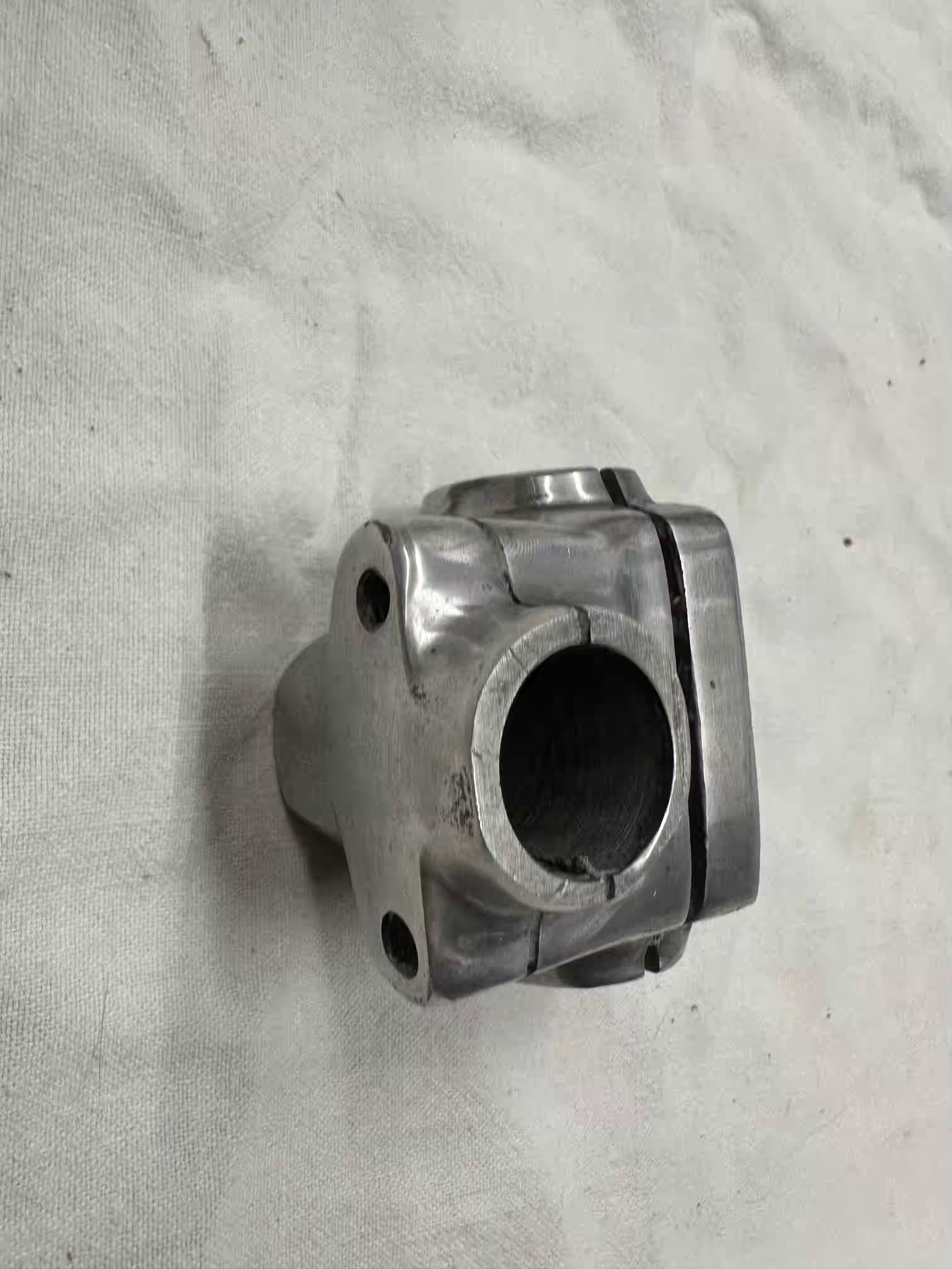 Držiak riadidiel 555, hlinníkový predstavec, replika