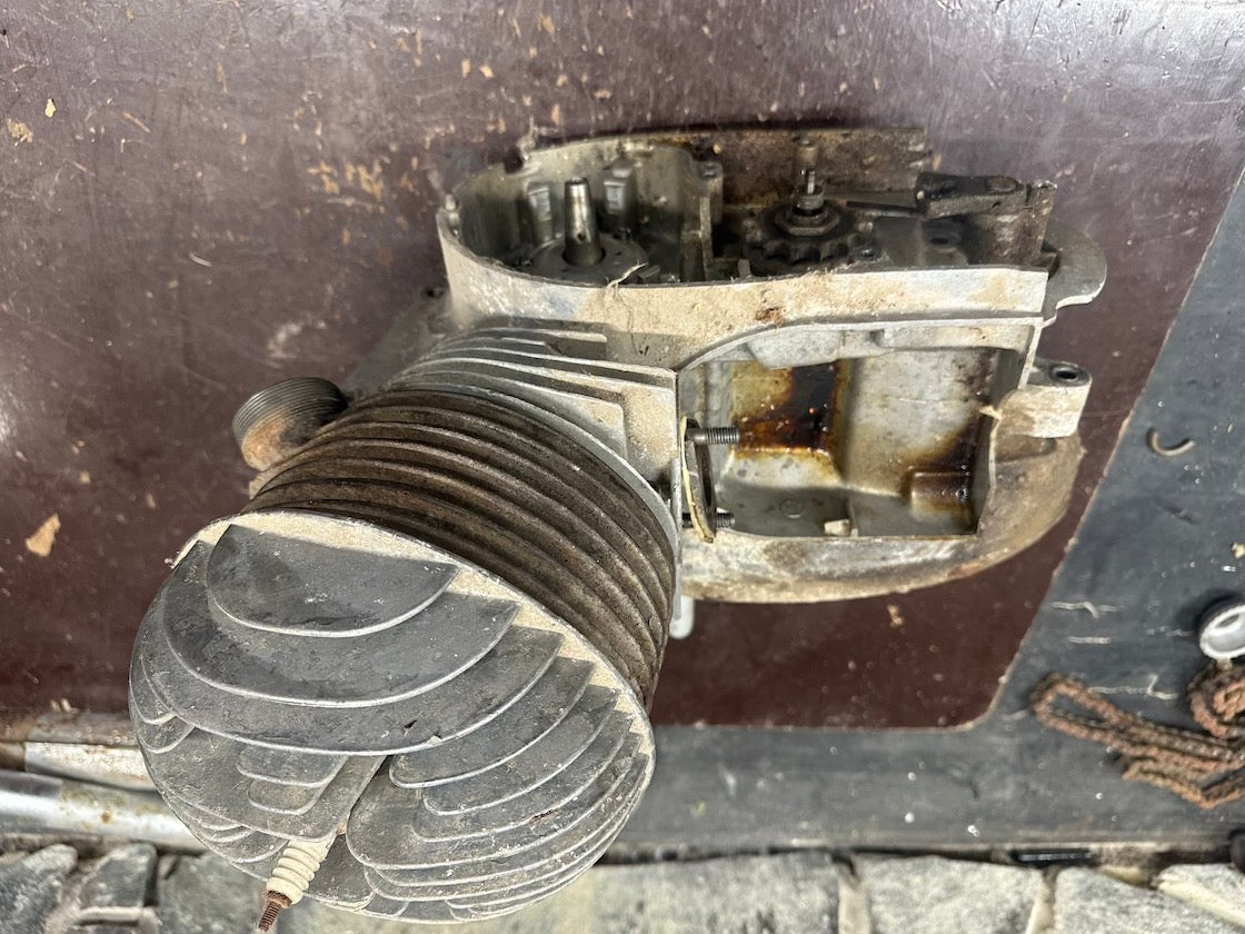 Motor ČZ 175/450, valec 356
