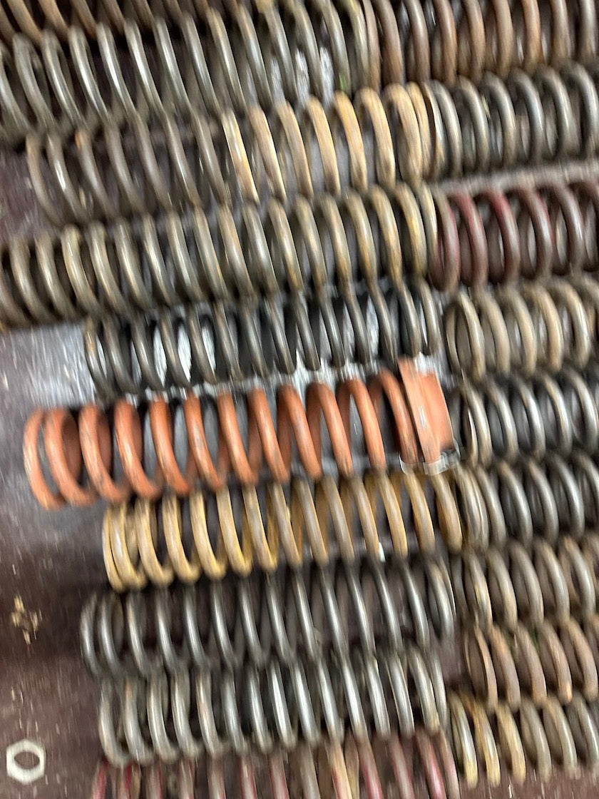 Pružina, zadné tlmiče, kus