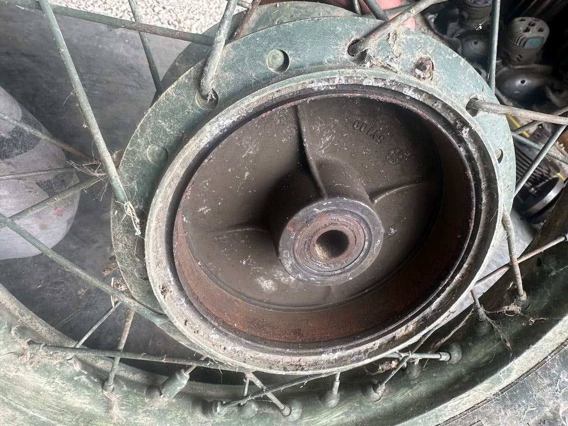 Zadné koleso +brzdový štít YAMAHA 600 XT