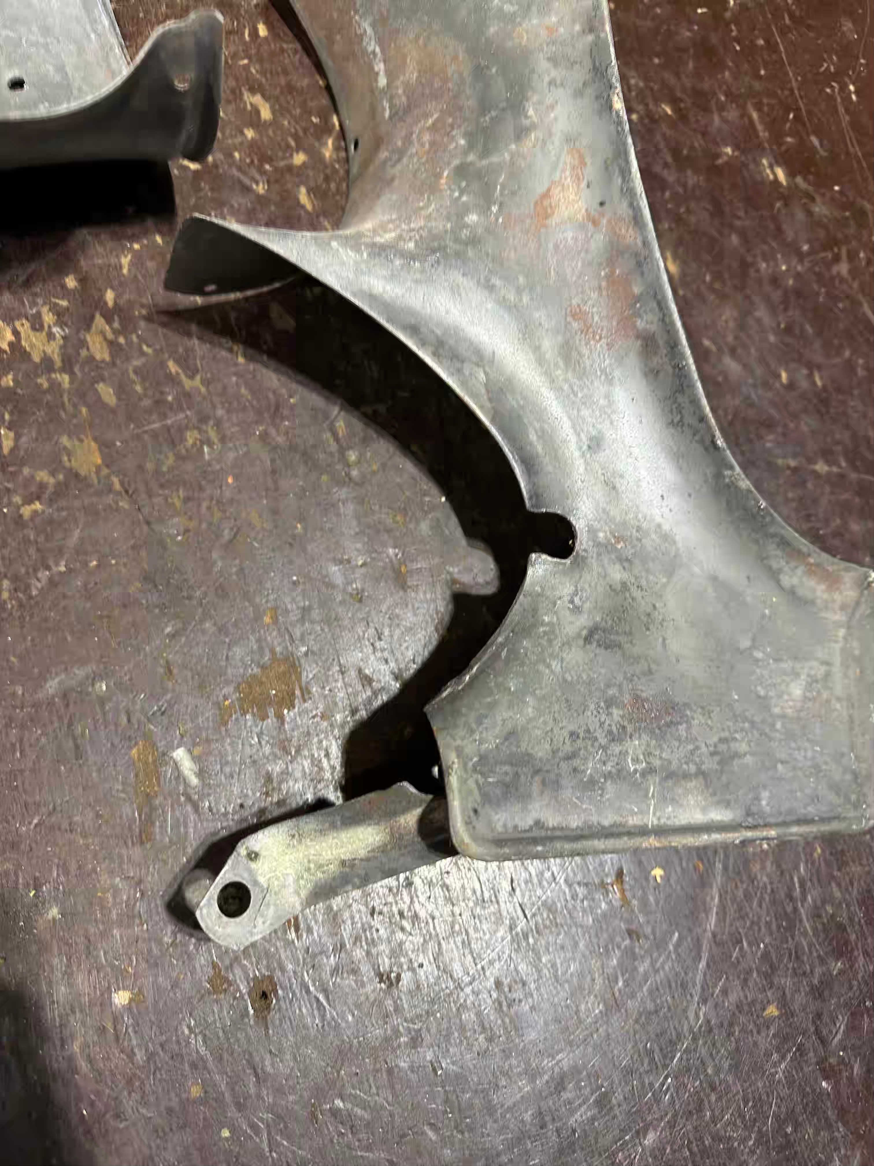 Podsedlové plechy 353 trojdielne