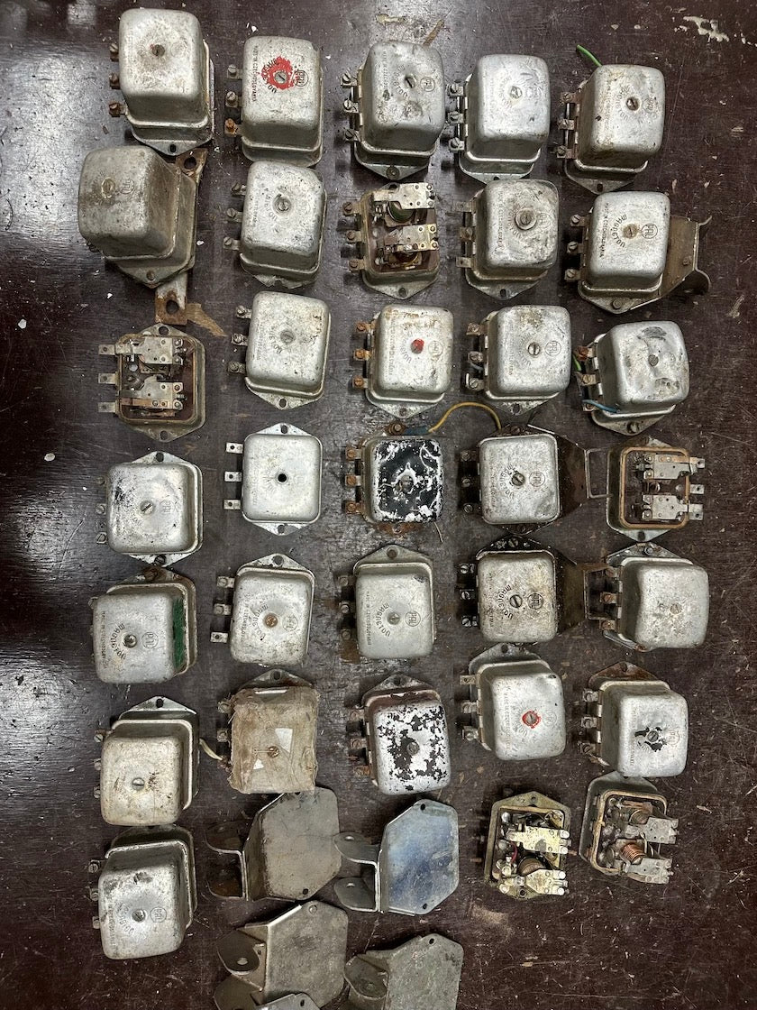 Regulátor napätia, skrinkový