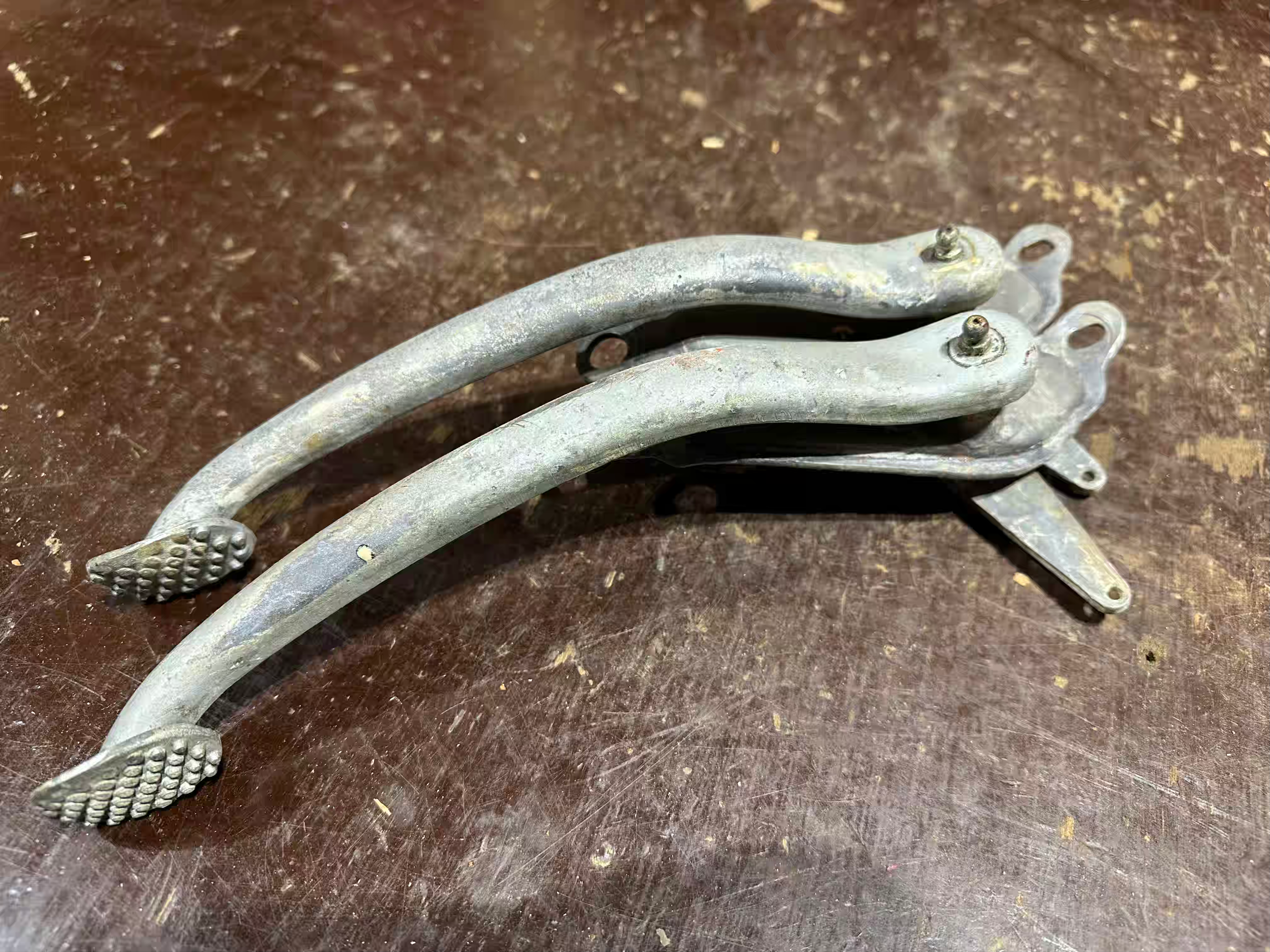 Brzdová páka s držiakom  kus