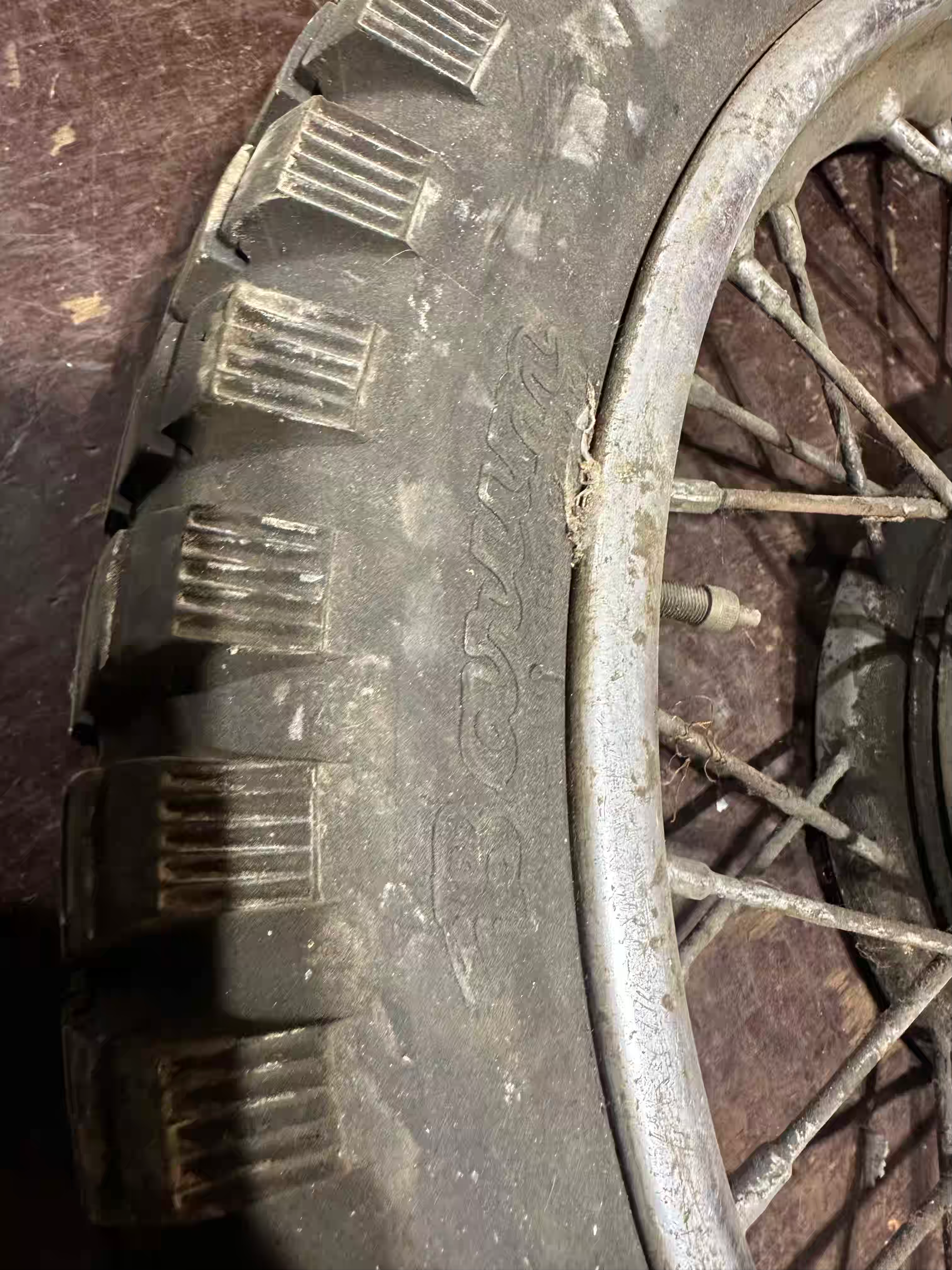 Zadné koleso 353 354 KYV