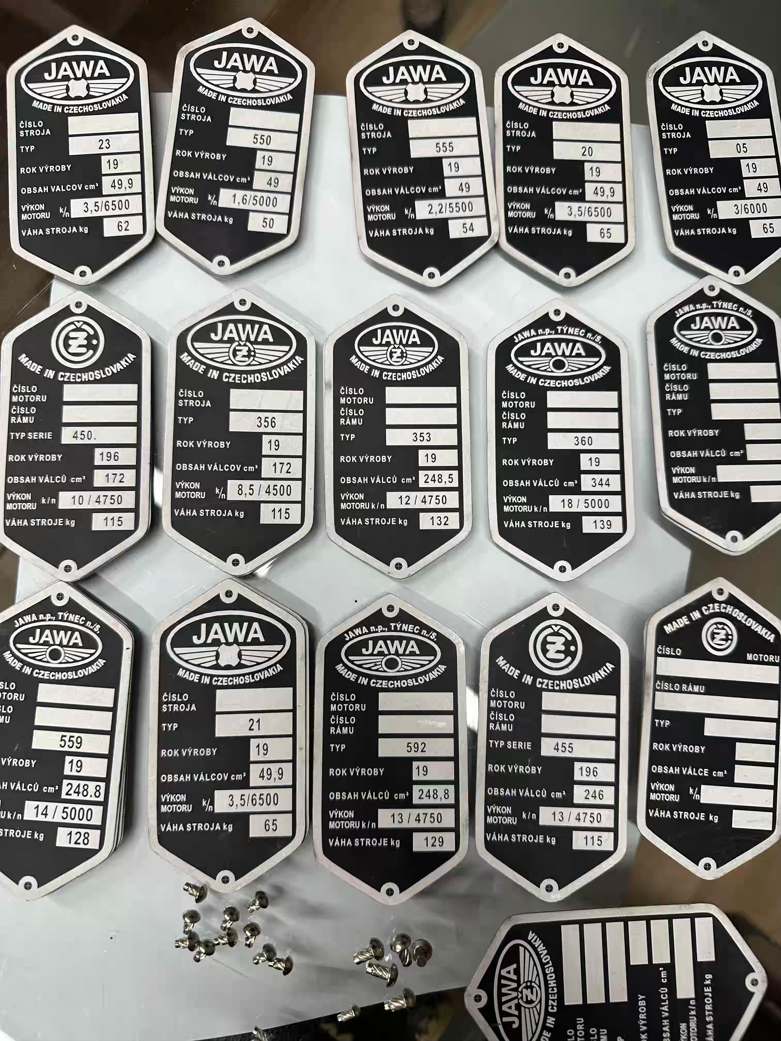 Štítok+nity - tlačené rôzne typy kus