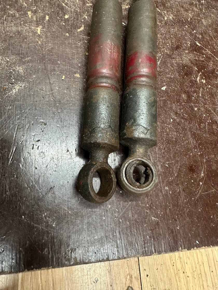 Pumpičky, zadné tlmiče na očká, upravené