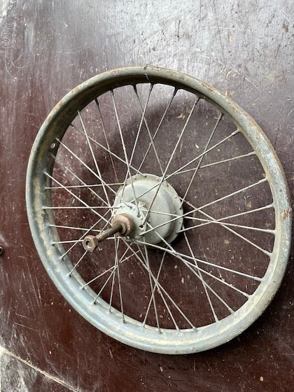 Predné koleso JAWA 550, brzdový bubon + ráfik a výplet