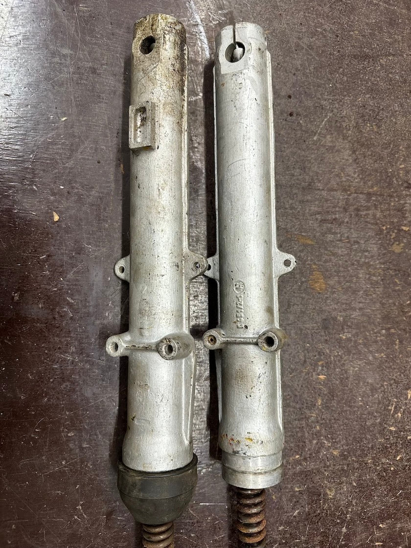 Spodné klzáky s pružinami