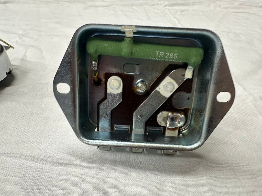 Regulátor napätia 6V/75W CZE