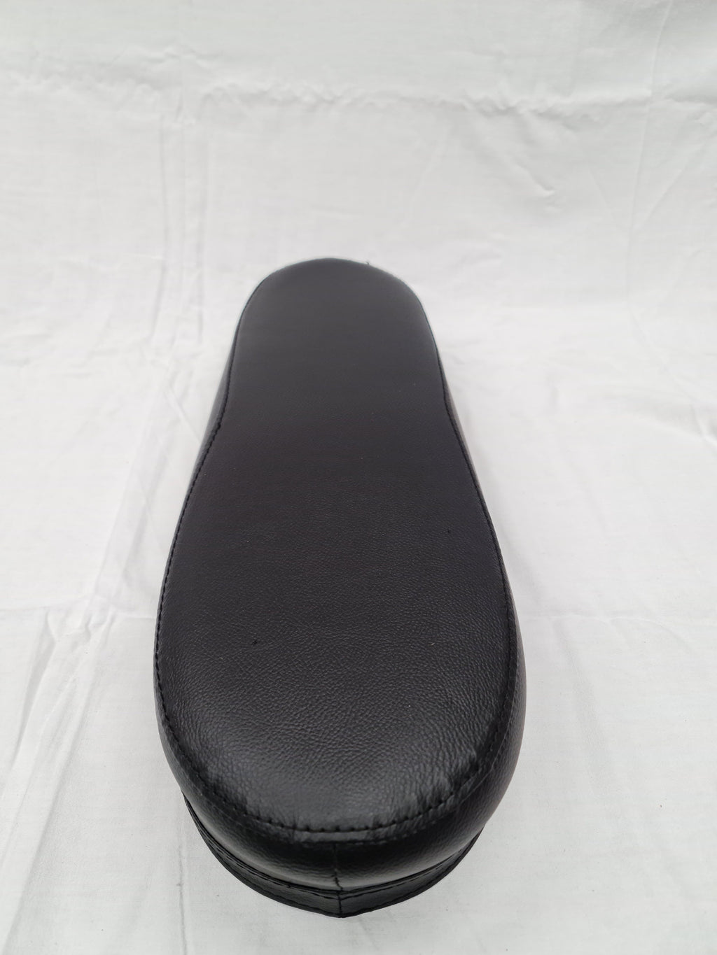 Sedadlo čierne, PIO, replika