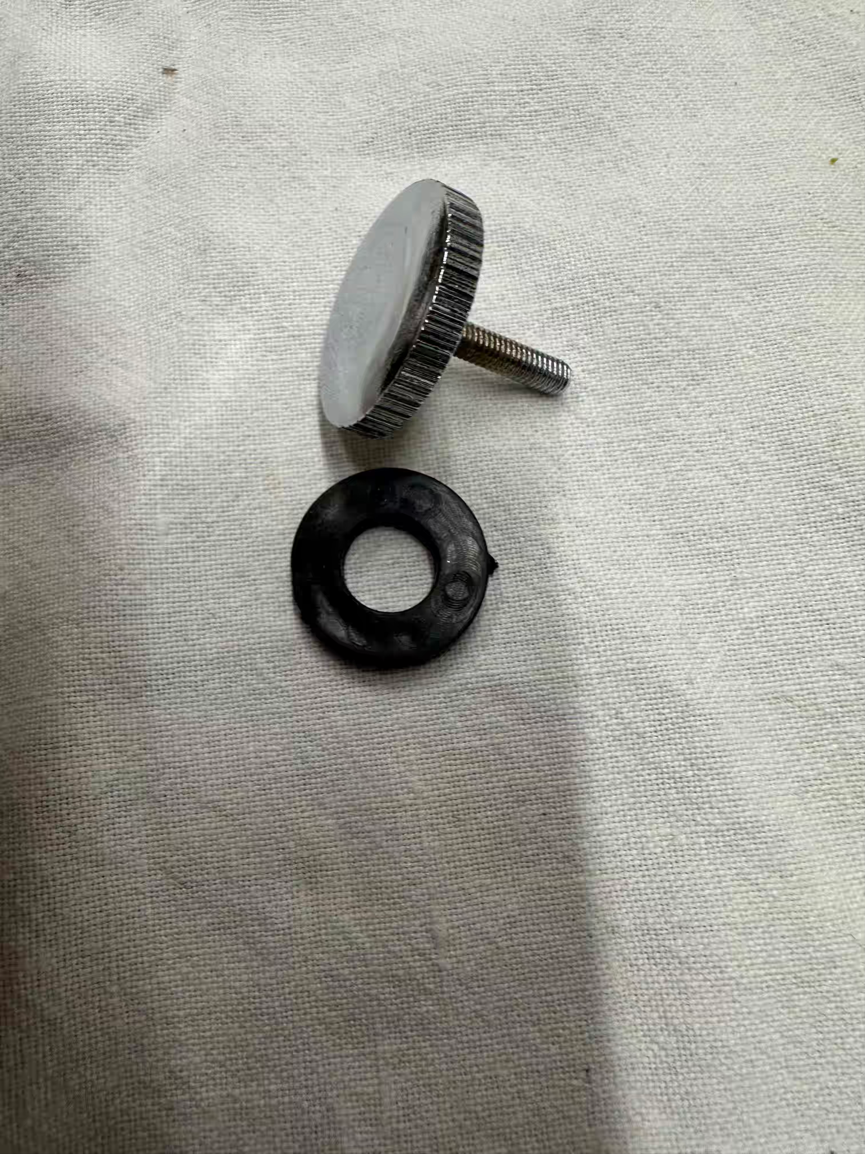 Šróbik paraboly - chróm