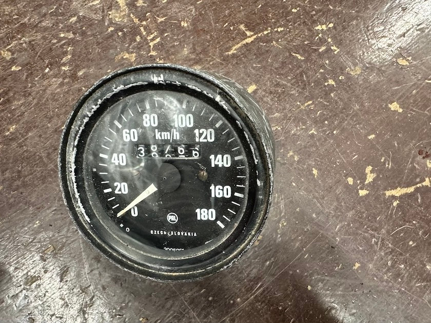 Tachometer, funkčný, nepočíta KM