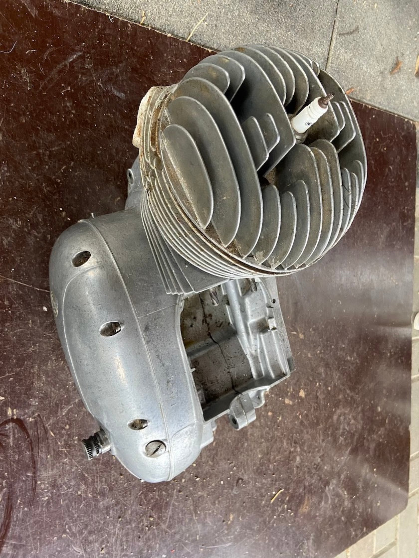 Motor ČZ 125