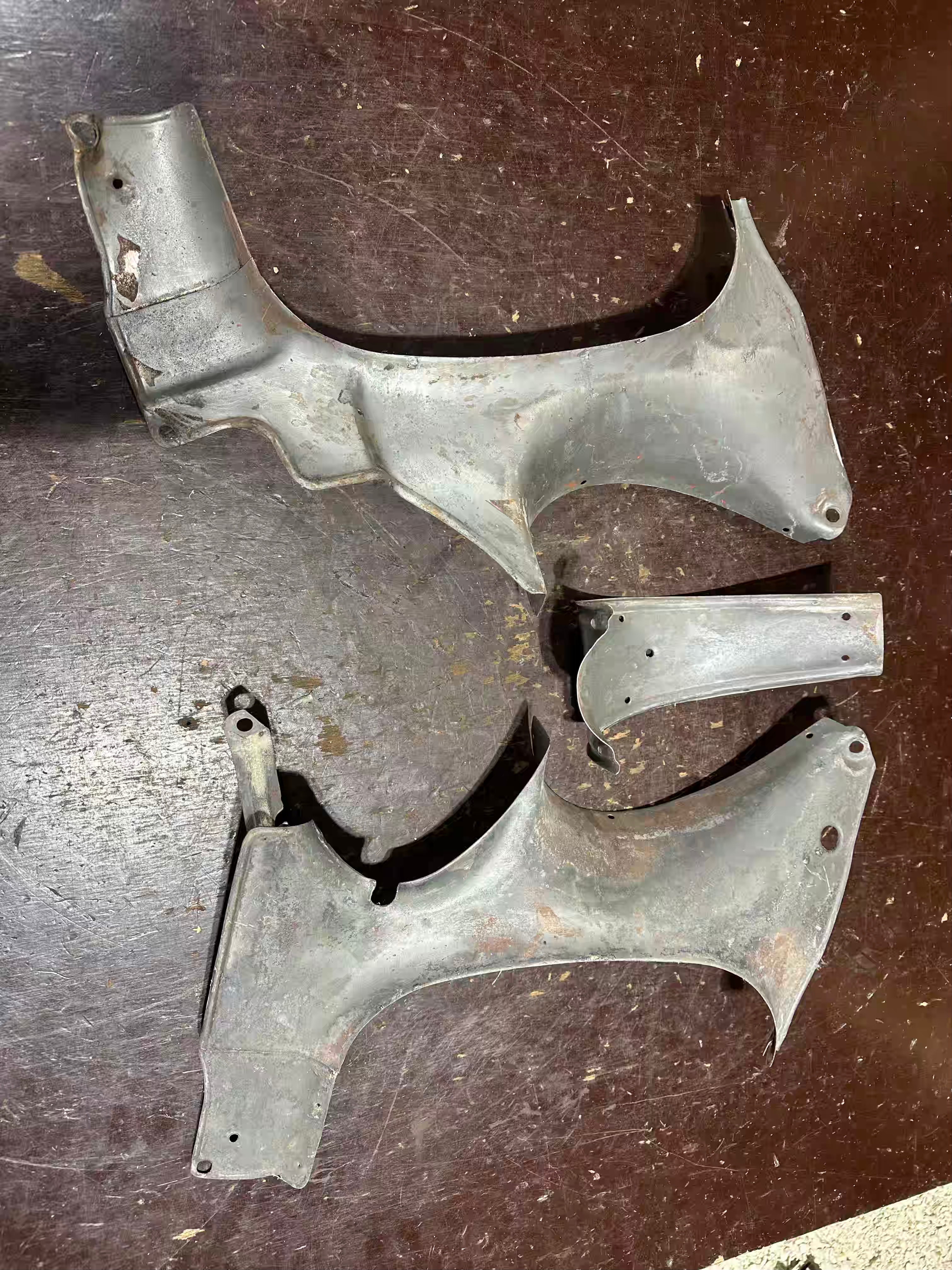 Podsedlové plechy 353 trojdielne