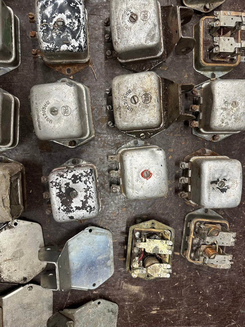 Regulátor napätia, skrinkový