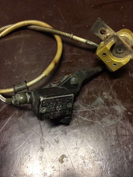 Brzdová páčka so strmeňom