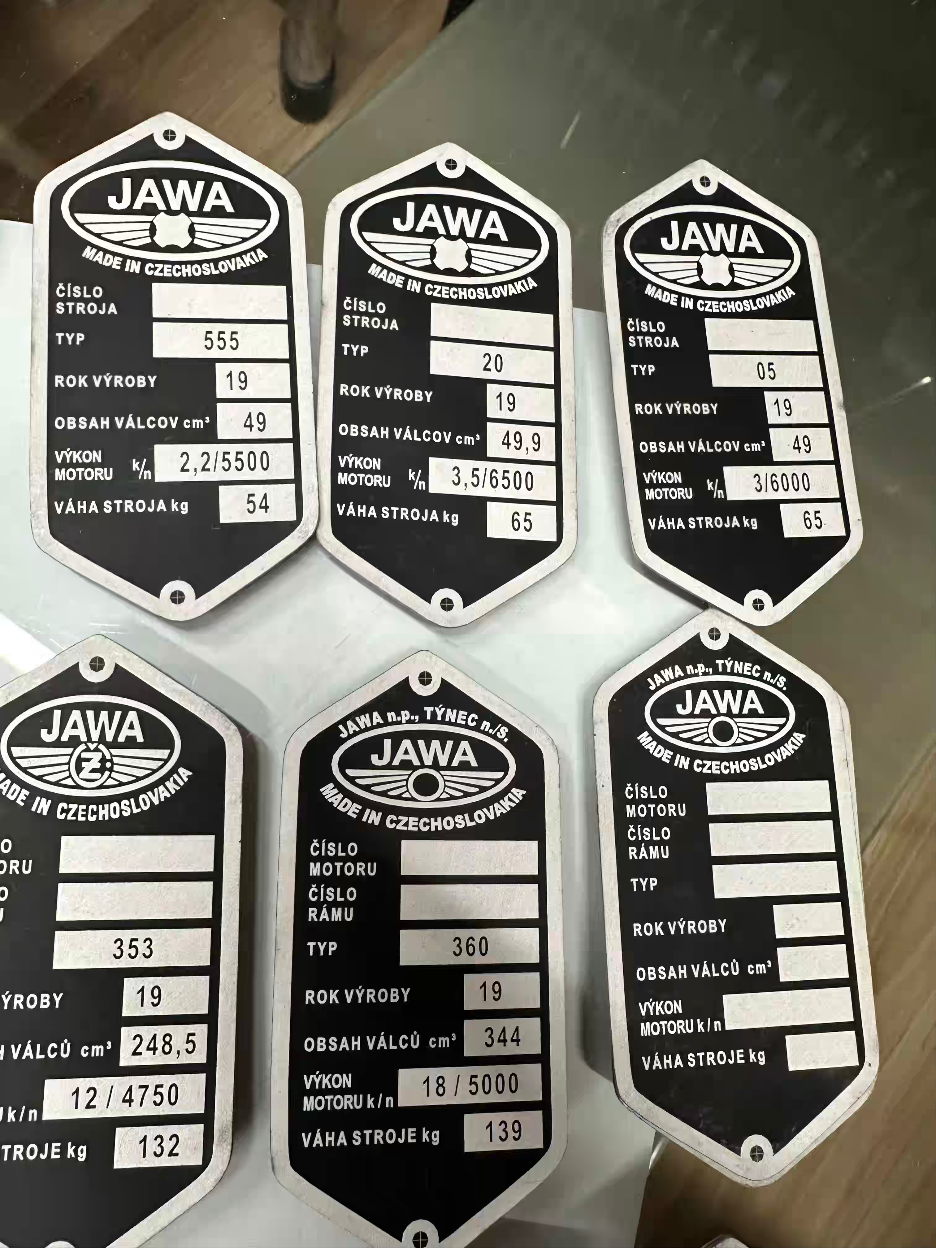 Štítok+nity - tlačené rôzne typy kus