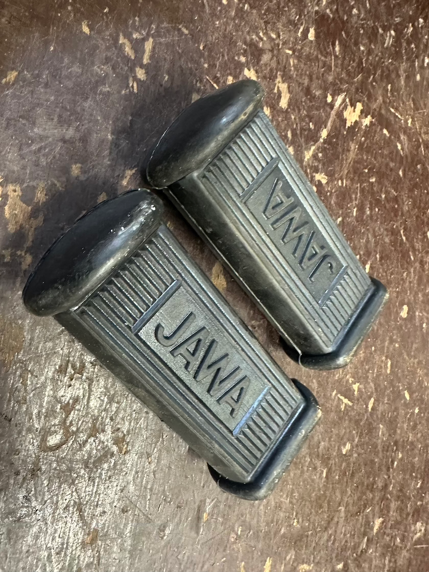 Gumy stupačiek hranaté pár