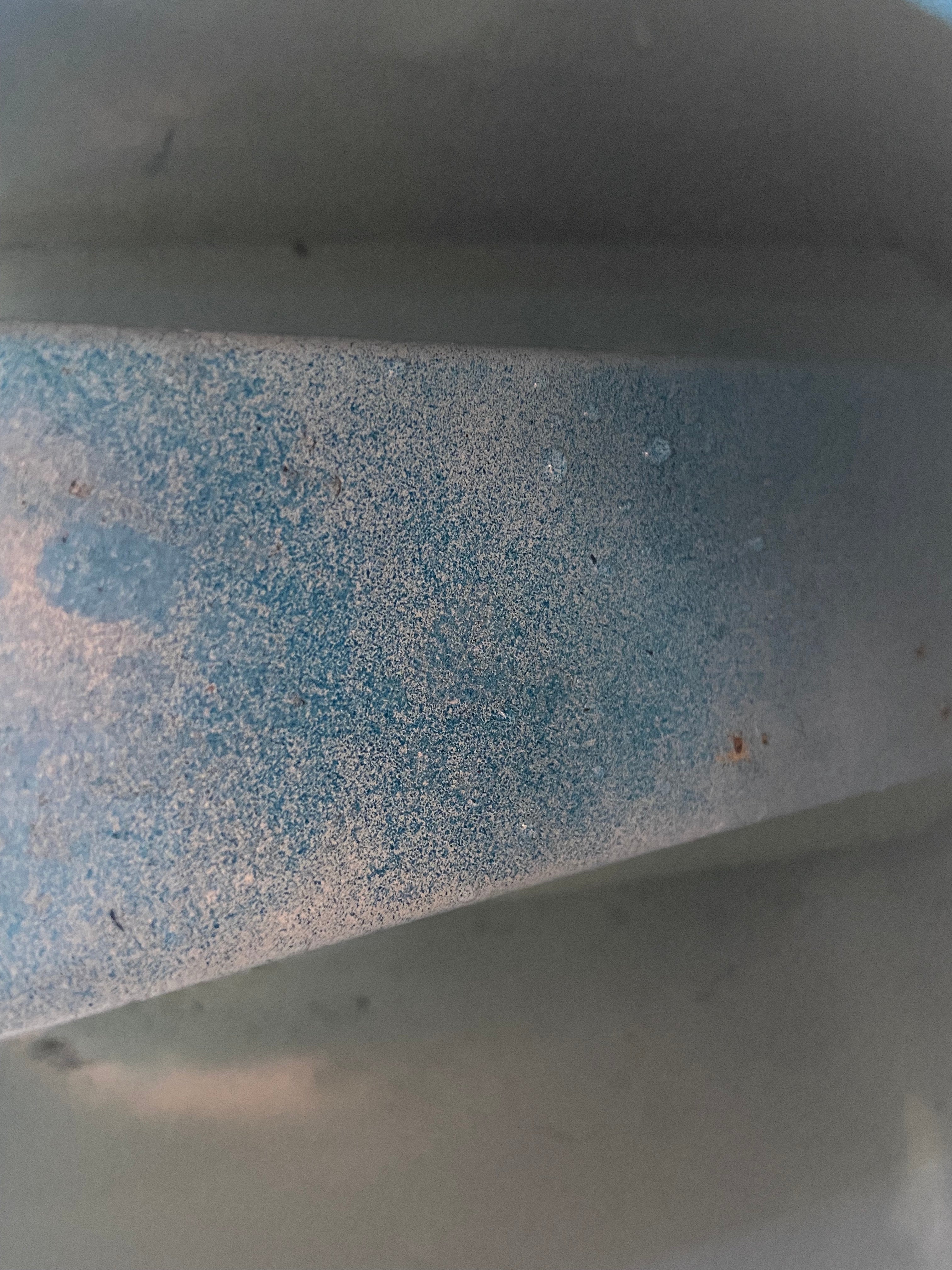 Nádrž, modrý lak, vyliata zvnútra, linkovaná