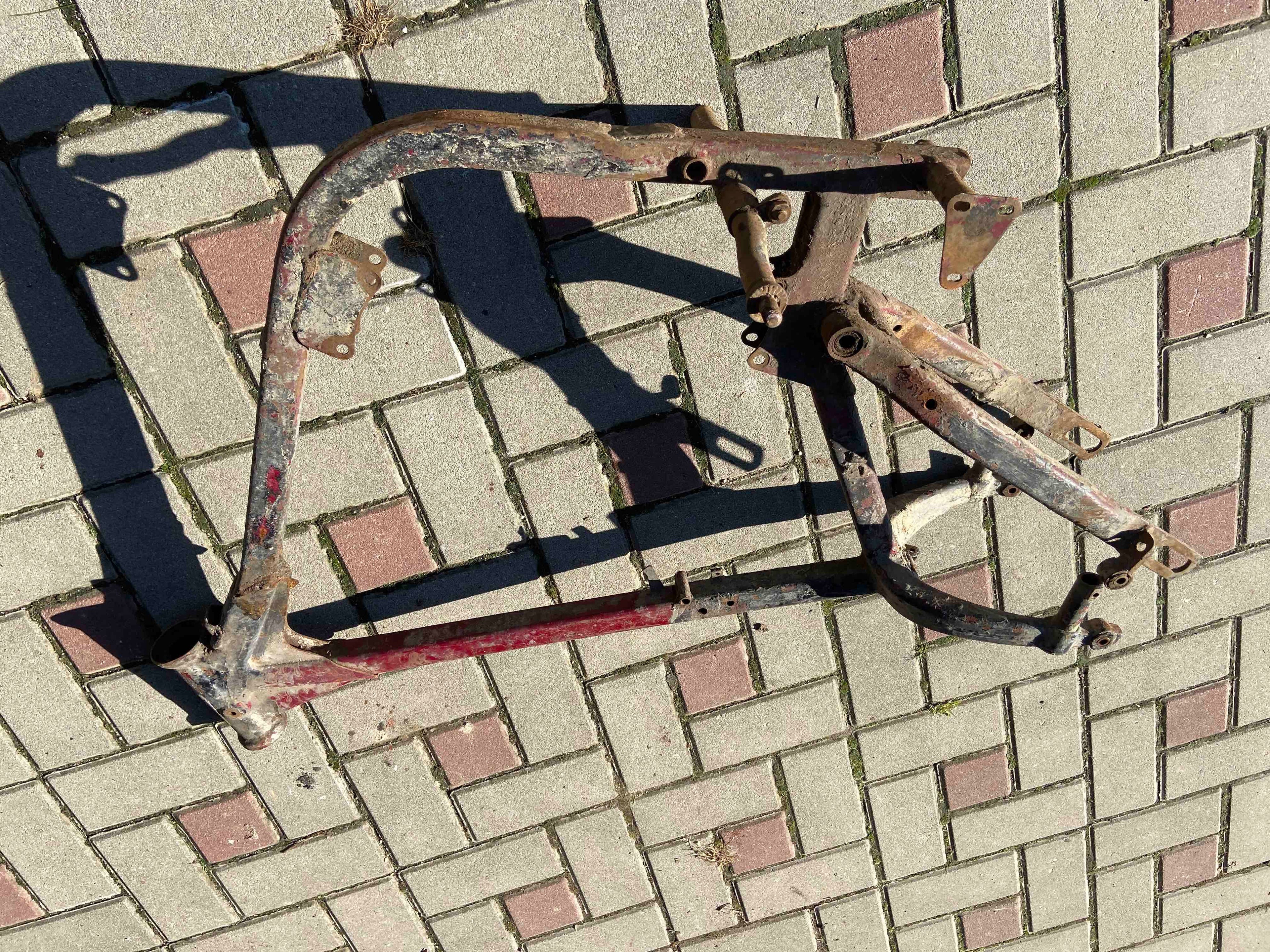 Rám ČZ poškodený na opravy