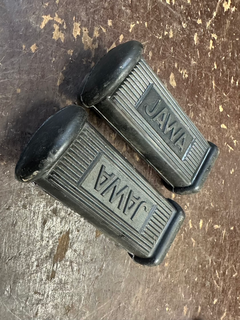 Gumy stupačiek hranaté pár