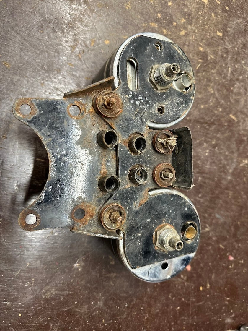 Prístrojovka, tachometer, otáčkomer