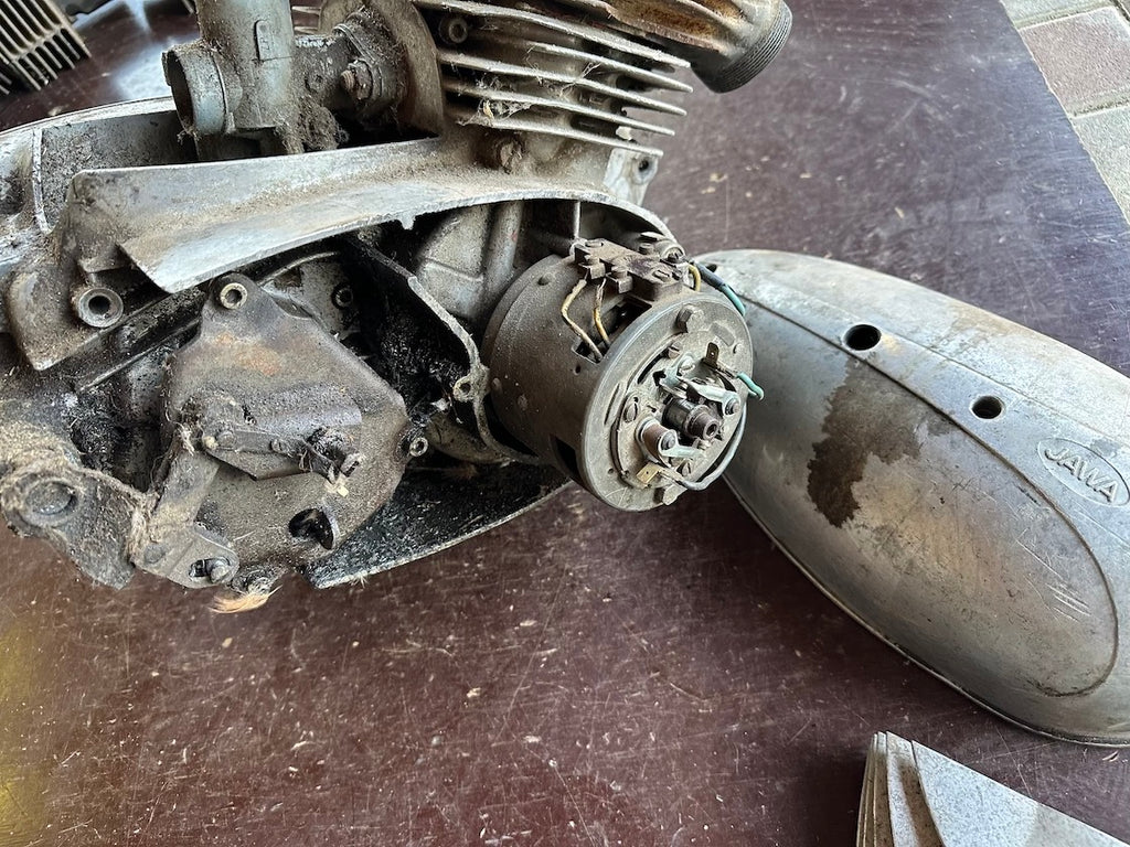 Motor JAWA 350/360 komplet, pretáča radí