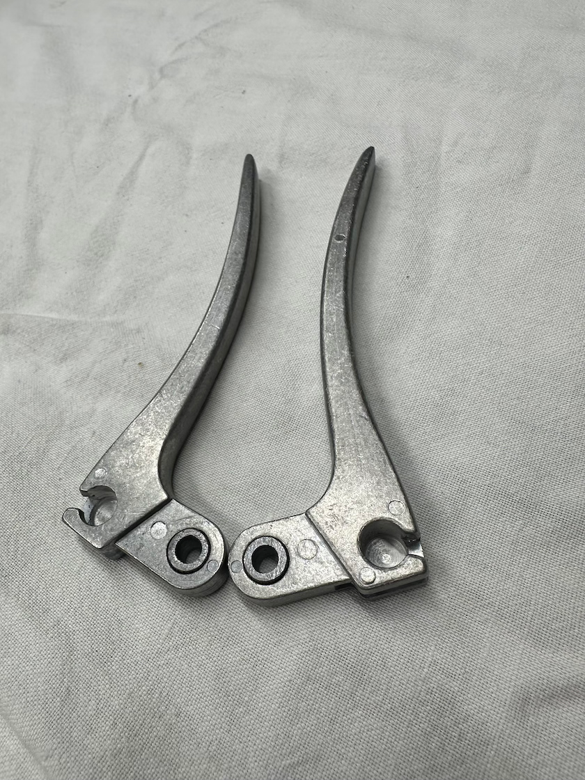 Páčky bez guličky, pár