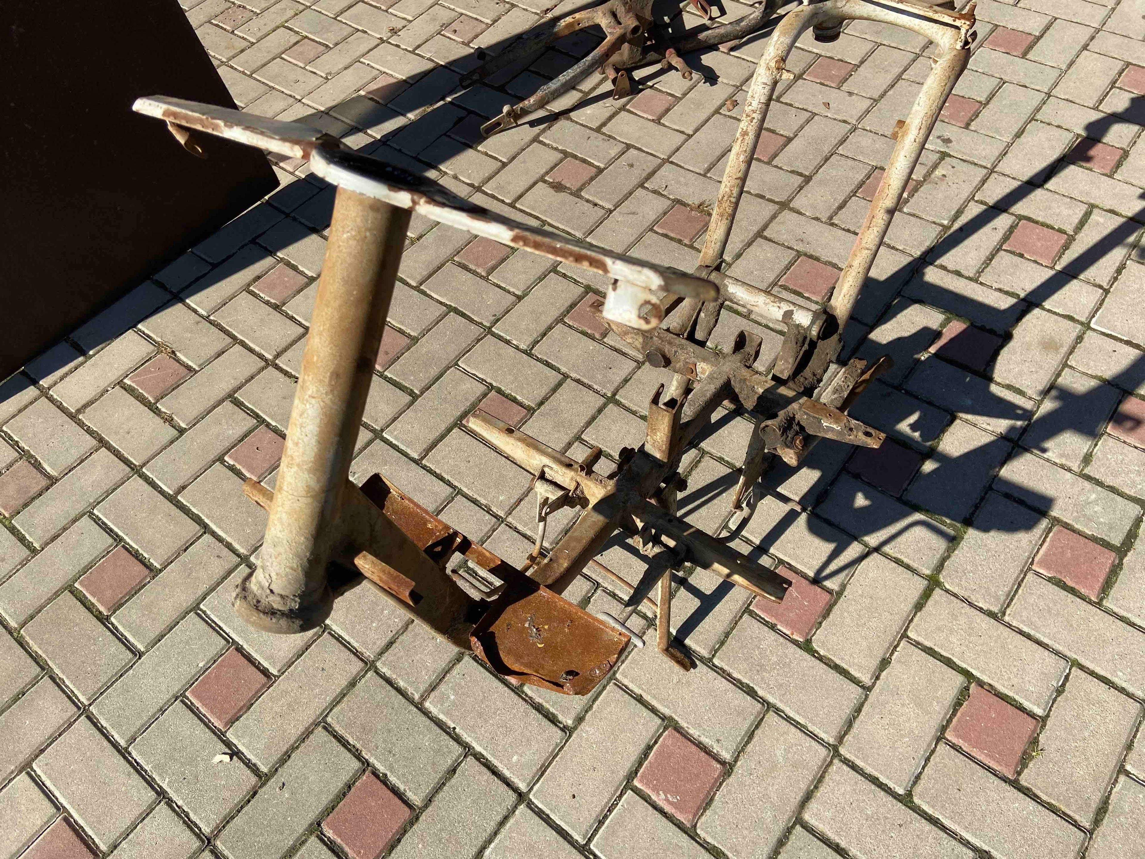 Rám TATRAN MANET so stojanom a vidlicou
