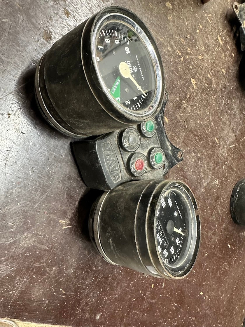 Prístrojovka, tachometer, otáčkomer, funkčné