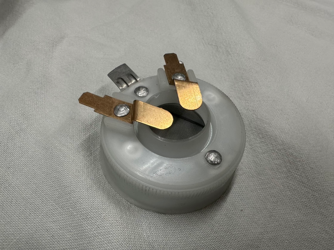 Vonkajšia objímka žiarovky, PAN