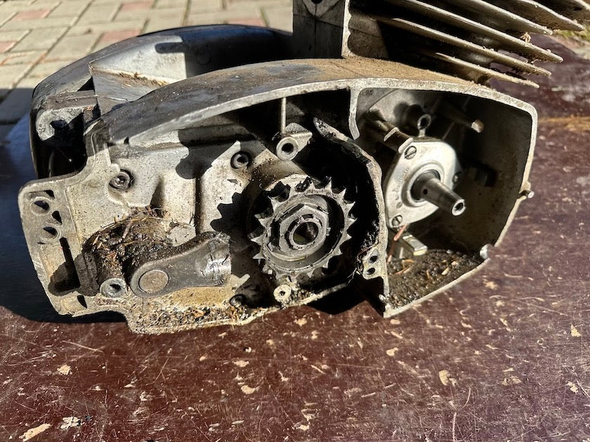 Motor ČZ 125/476 - pretáča, radí