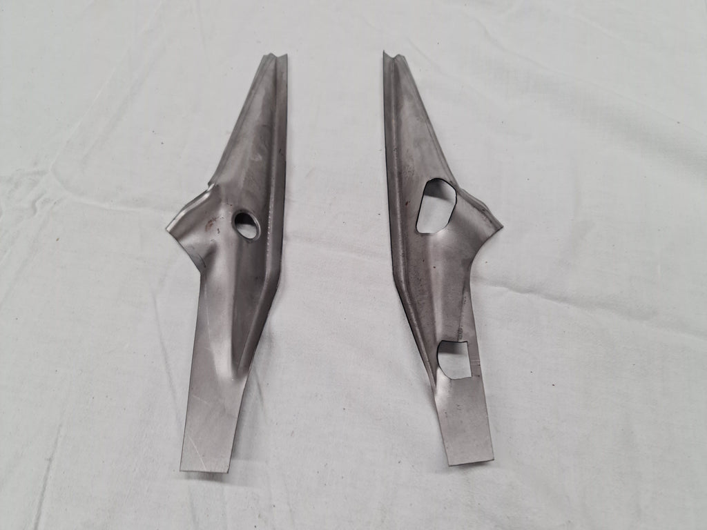 Bočné plechy k navareniu na podsedlový nosník, replika /pár