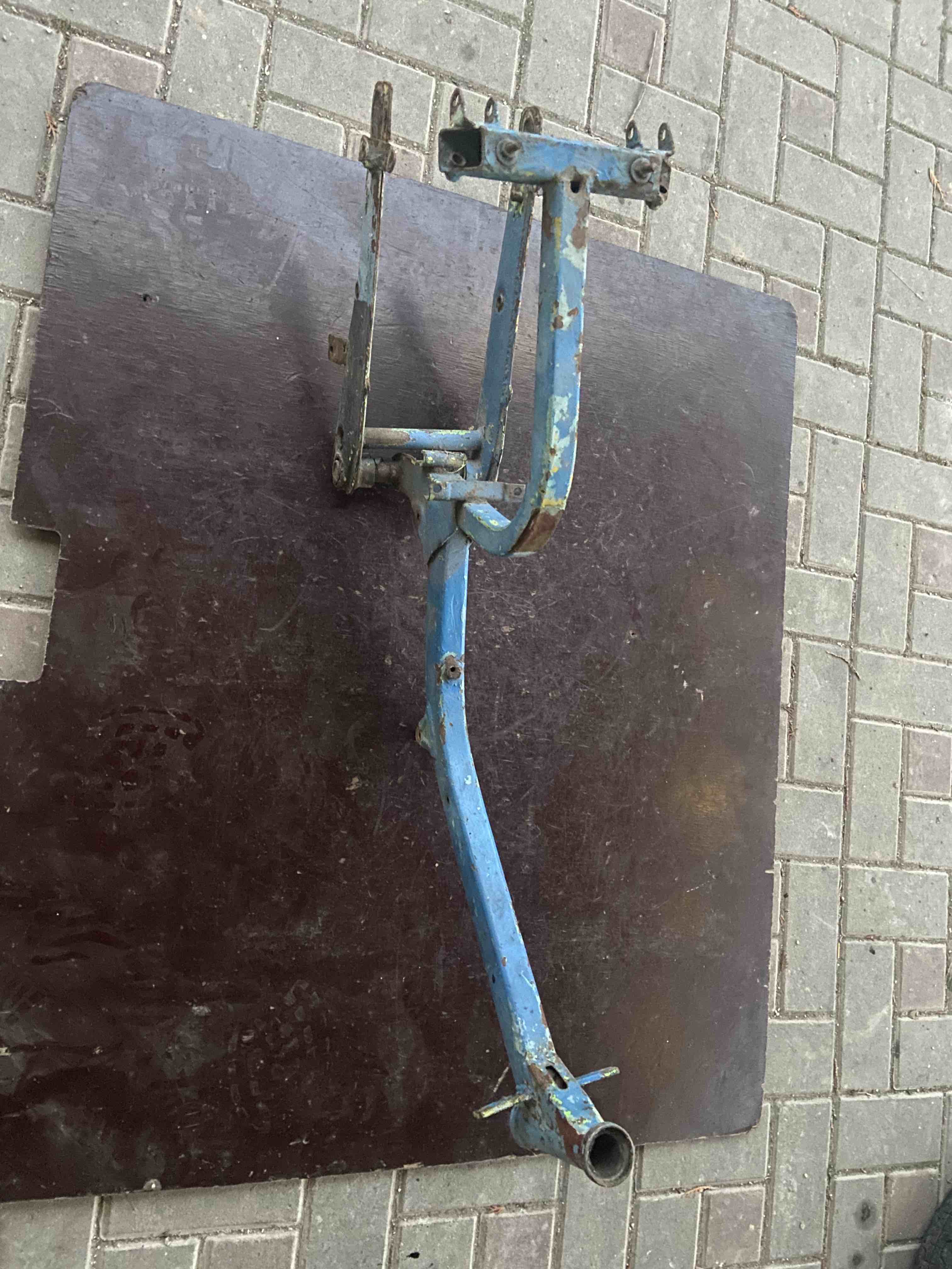 Rám Jawa 20