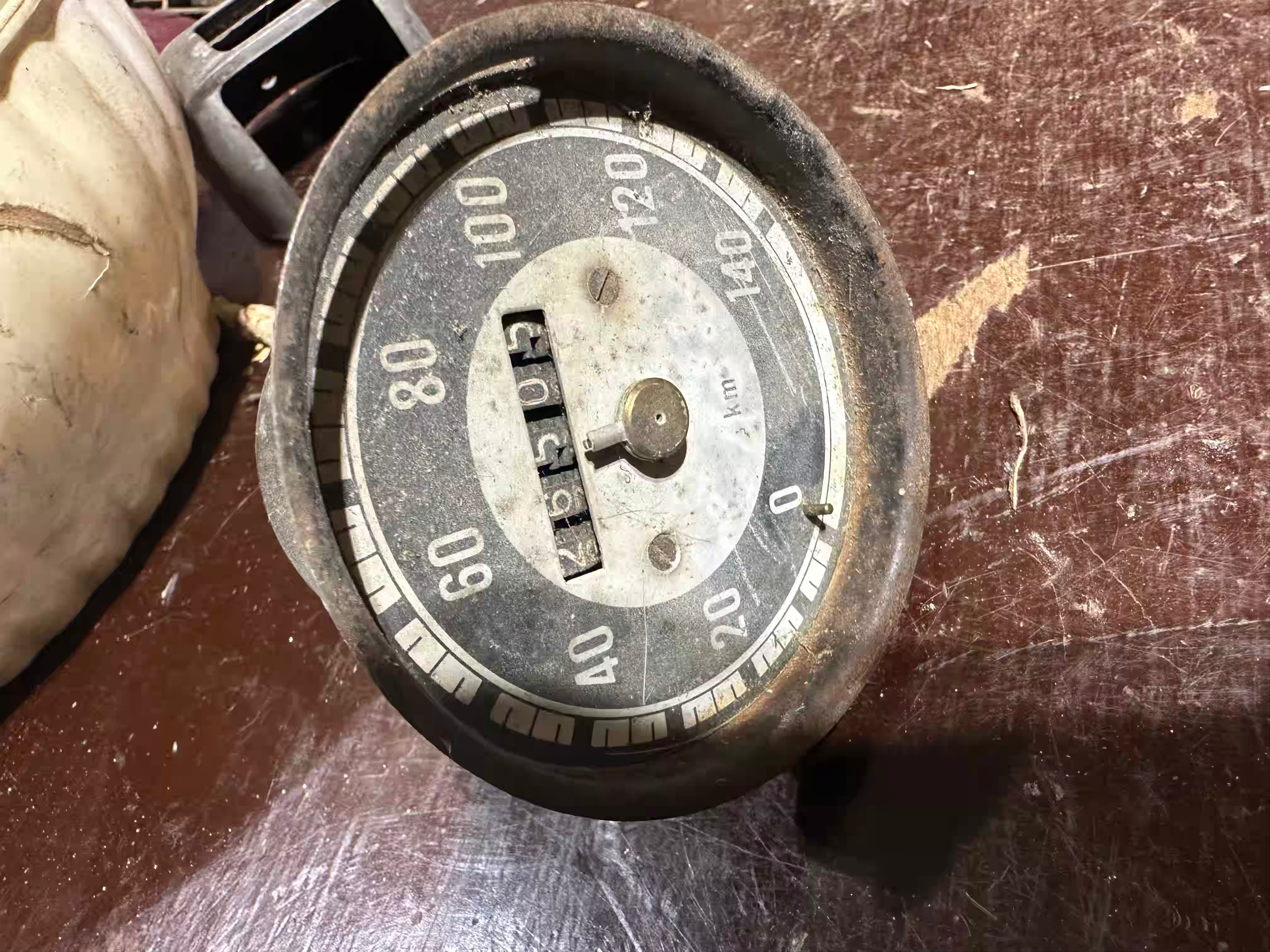 Tachometer do 140km/h na repas