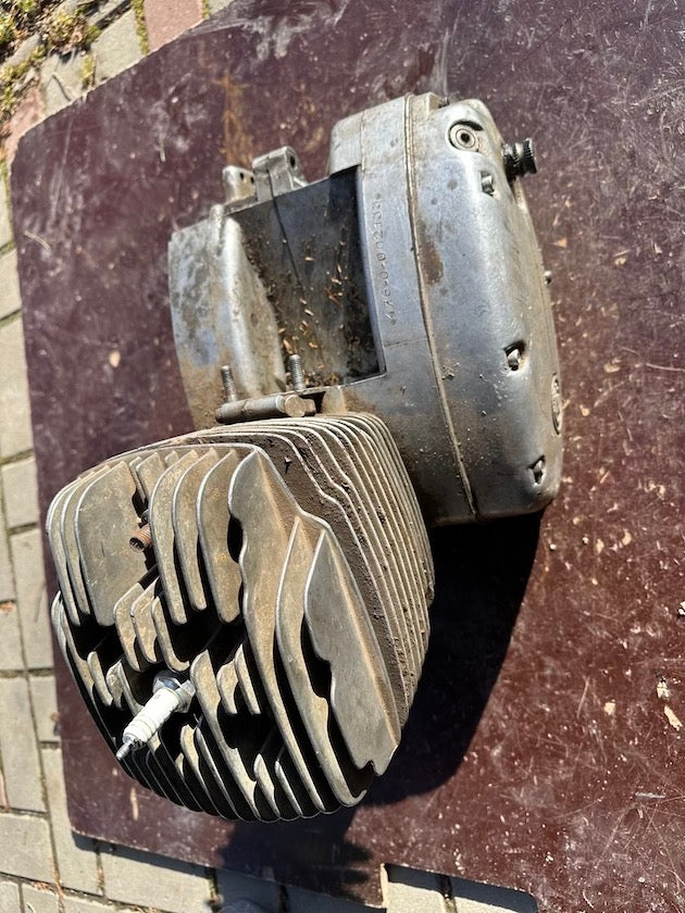 Motor ČZ 125/476 - pretáča, radí