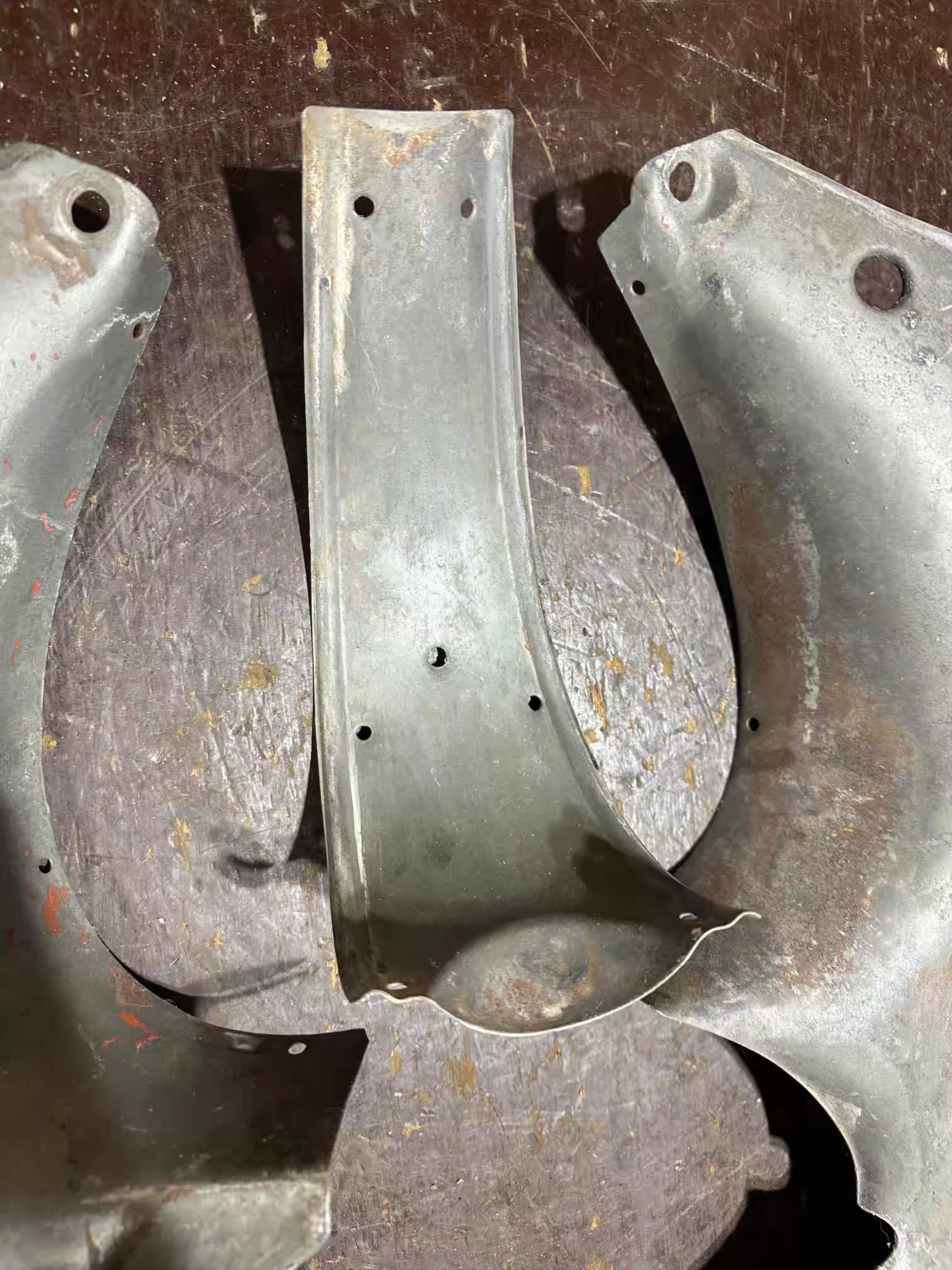 Podsedlové plechy 353 trojdielne