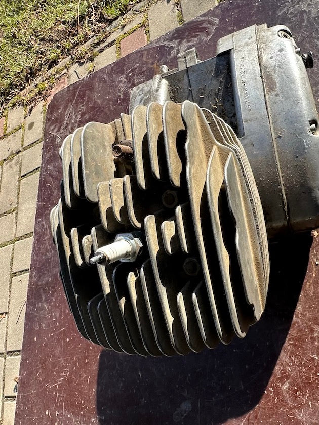 Motor ČZ 125/476 - pretáča, radí