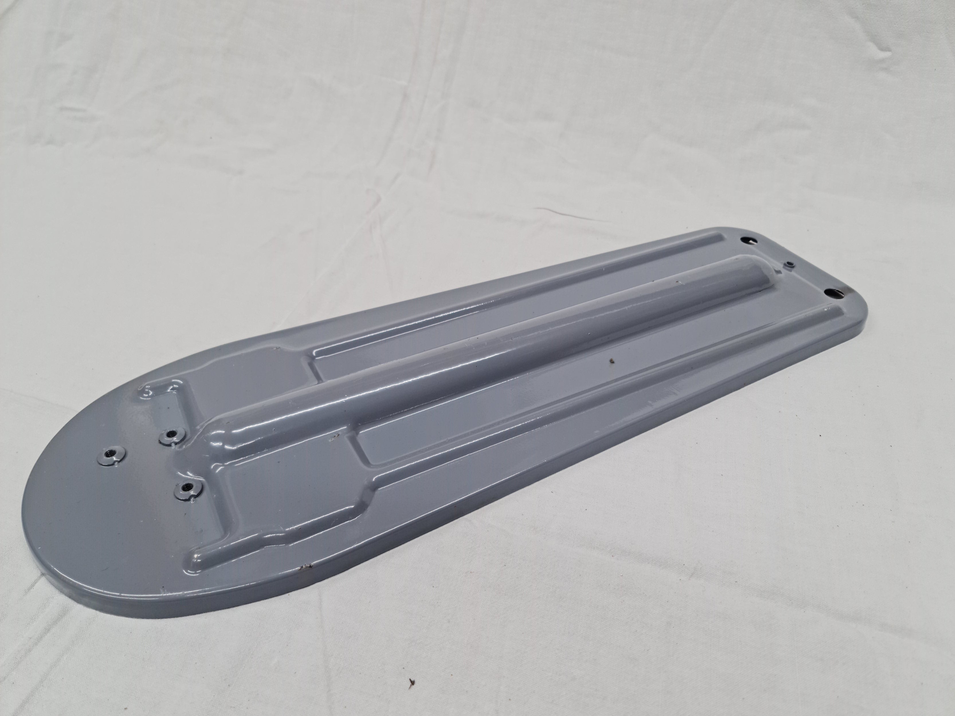 Plech sedadla, PIO, replika