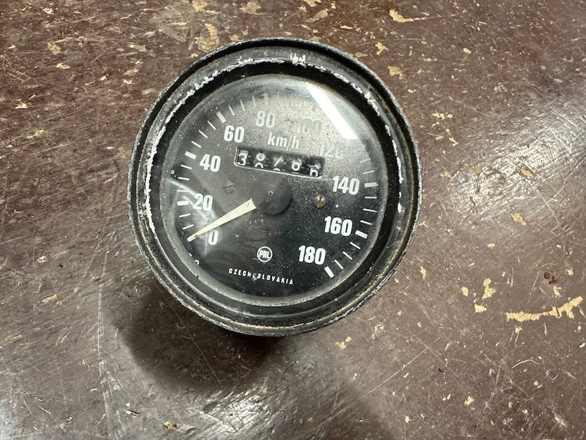 Tachometer, funkčný, nepočíta KM