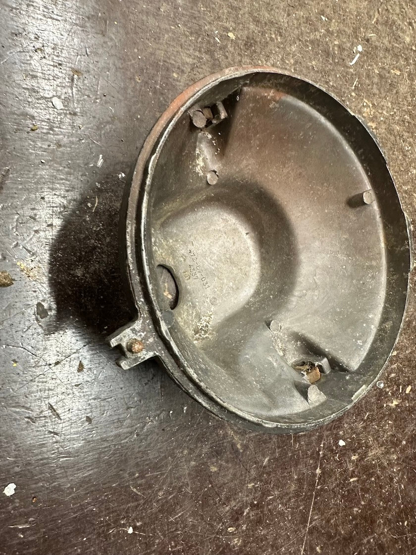 Zadná časť svetla, Liatinová